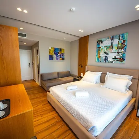 King 4* Ksamil