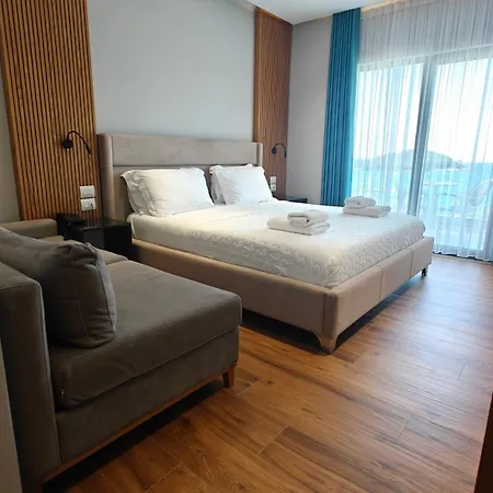 King 4* Ksamil